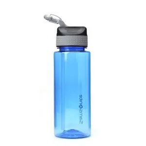 Botella d'aigua Tritan Sport a l'aire lliure